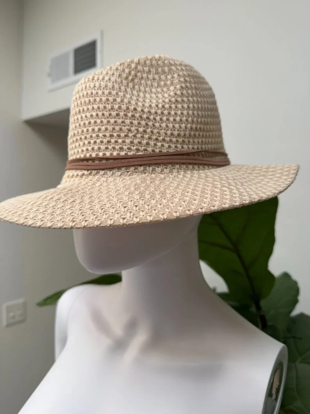 NWT Women's Straw Fedora Hat